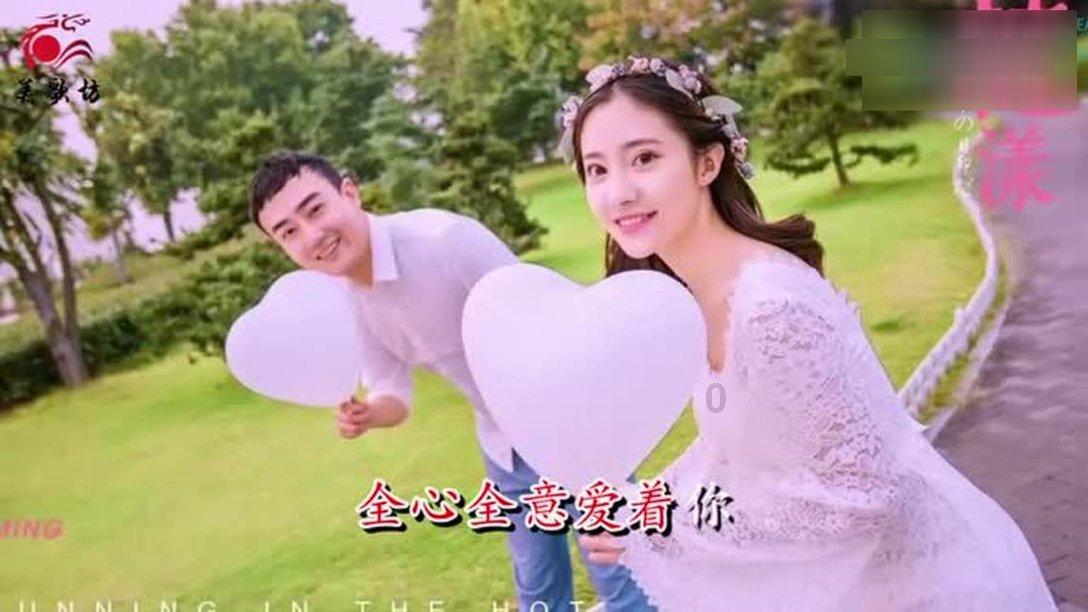 小萌妹的甜美装扮